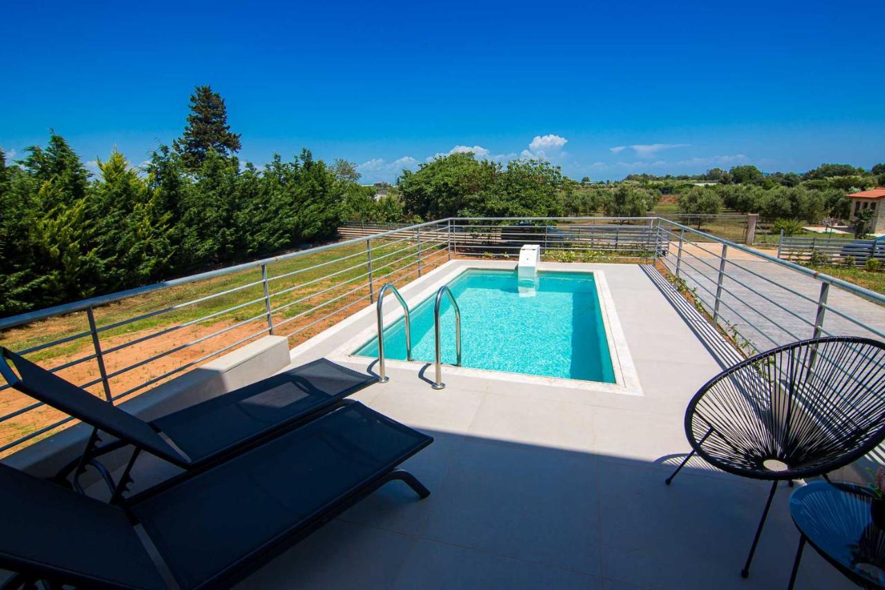 Io Luxury Pool & Hot Tub Suites Preveza Ngoại thất bức ảnh