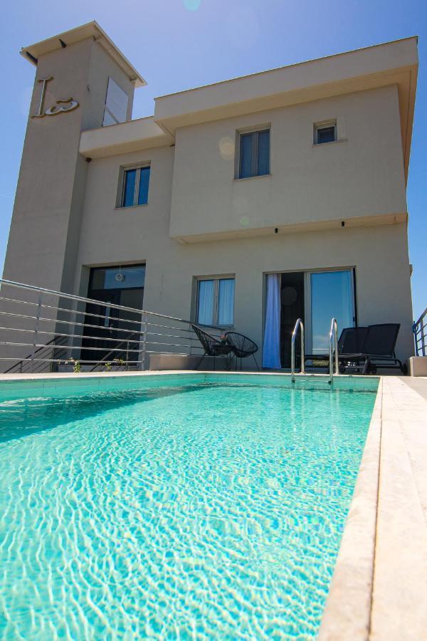 Io Luxury Pool & Hot Tub Suites Preveza Ngoại thất bức ảnh