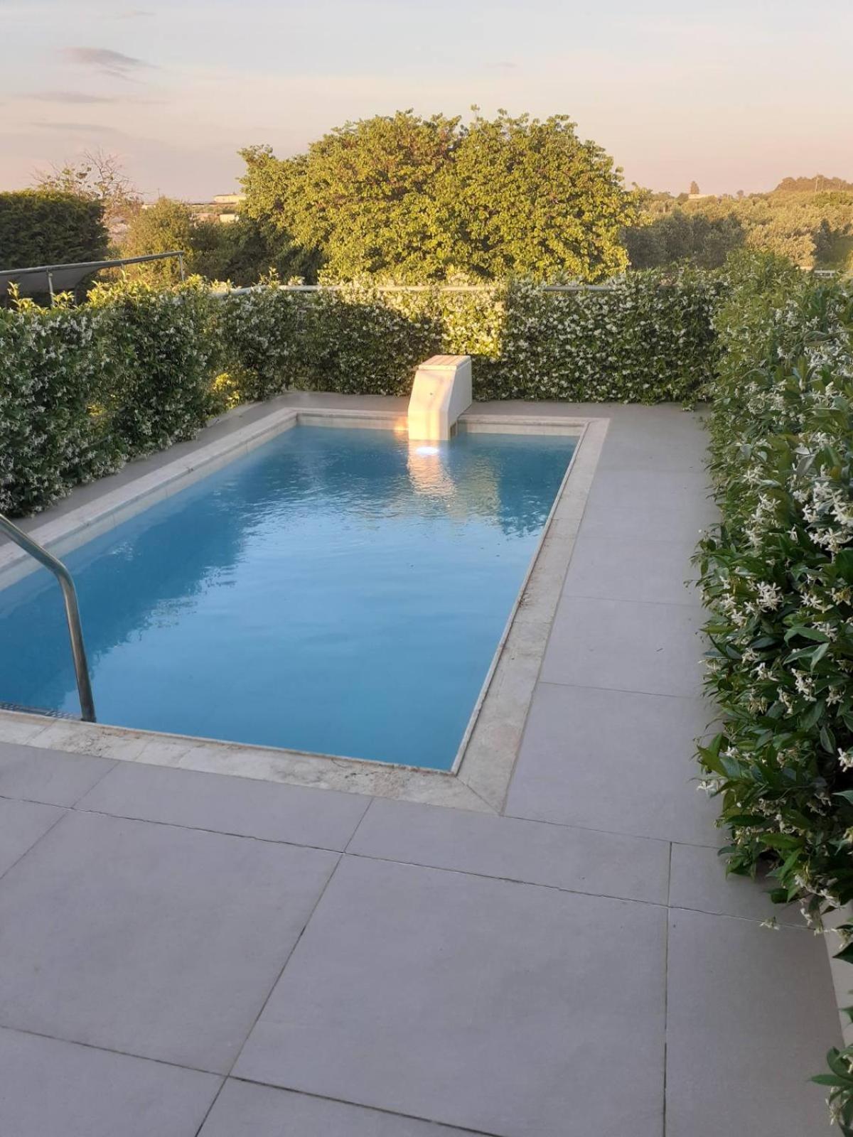 Io Luxury Pool & Hot Tub Suites Preveza Ngoại thất bức ảnh